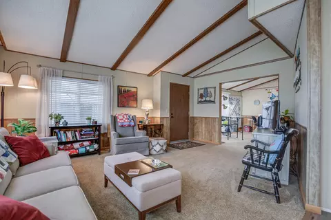 4555 Underwood Dr, Redding, CA 96003 photo 9