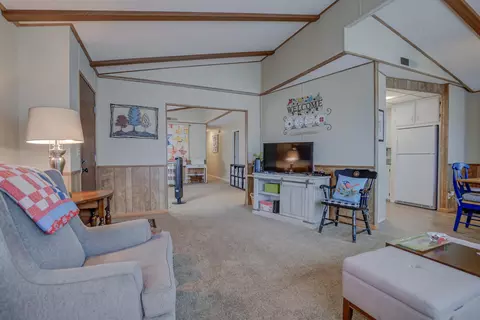 4555 Underwood Dr, Redding, CA 96003 photo 8