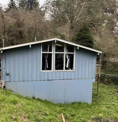 5161 Dows Prairie Rd, Mckinleyville, CA 95519