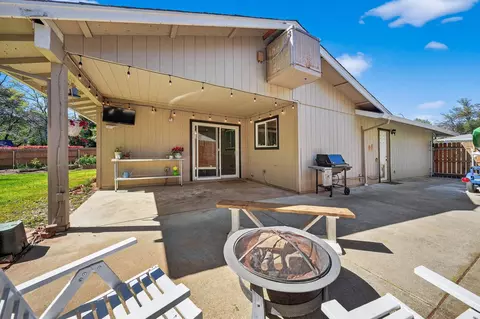 953 Oakmont Dr, Redding, CA 96003 photo 27