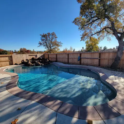 Exterior - 581 N Boulder Dr, Redding, CA 96003 photo 3 of 14