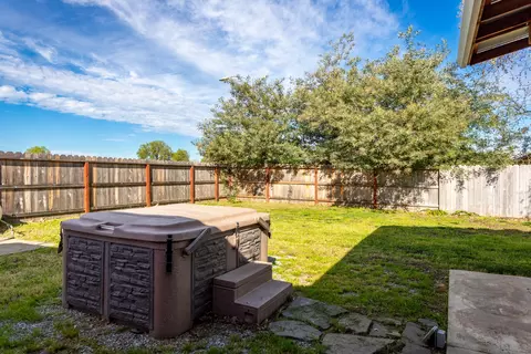 Exterior - 581 N Boulder Dr, Redding, CA 96003 photo 11 of 14