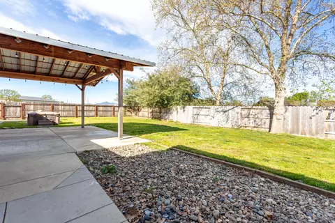 Exterior - 581 N Boulder Dr, Redding, CA 96003 photo 14 of 14