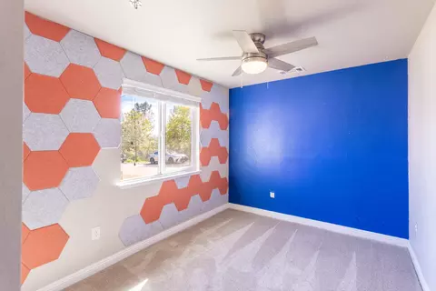 Bedroom - 581 N Boulder Dr, Redding, CA 96003 photo 6 of 8