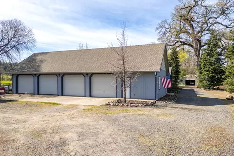 Exterior - 11847 Oak Run Rd, Oak Run, CA 96069 photo 3 of 11