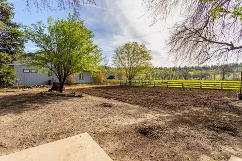 Exterior - 11847 Oak Run Rd, Oak Run, CA 96069 photo 7 of 11
