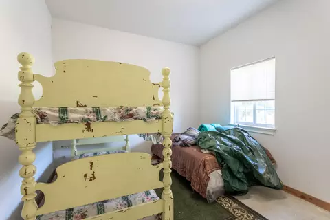 Bedroom - 11847 Oak Run Rd, Oak Run, CA 96069 photo 5 of 5