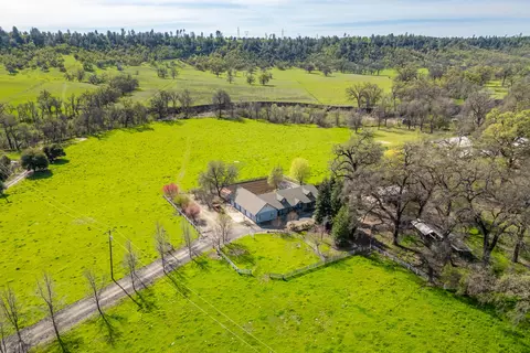 11847 Oak Run Rd, Oak Run, CA 96069