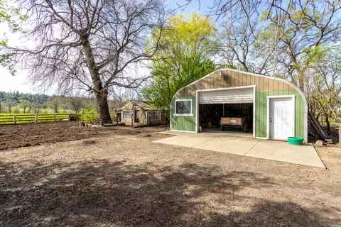 Exterior - 11847 Oak Run Rd, Oak Run, CA 96069 photo 5 of 11