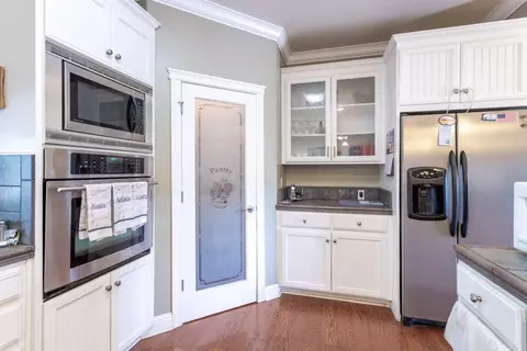 Kitchen - 11847 Oak Run Rd, Oak Run, CA 96069 photo 3 of 3