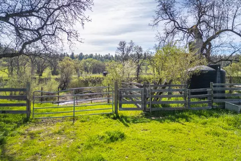 Exterior - 11847 Oak Run Rd, Oak Run, CA 96069 photo 11 of 11