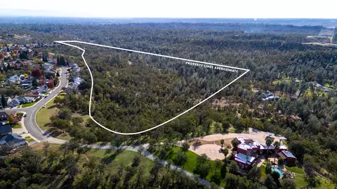 4200 Sunglow Dr, Redding, CA 96001