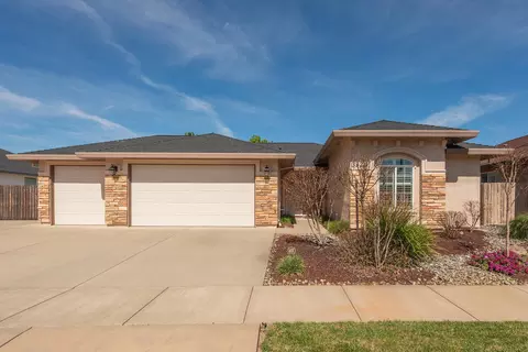 3326 Hotlam Rd, Redding, CA 96002