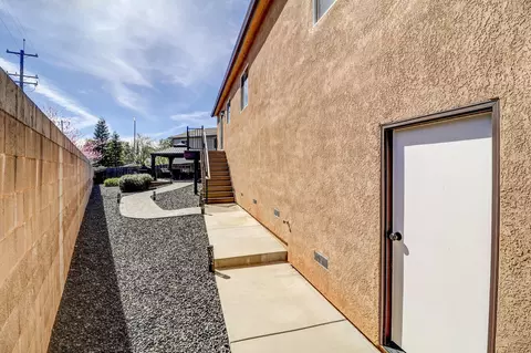 Exterior - 3297 Bridgewater Ct, Redding, CA 96003 photo 9 of 9