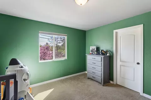 Bedroom - 3297 Bridgewater Ct, Redding, CA 96003 photo 4 of 9