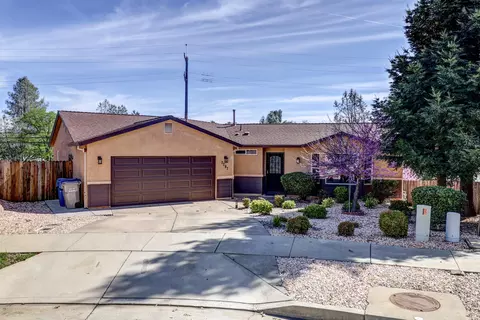 3297 Bridgewater Ct, Redding, CA 96003
