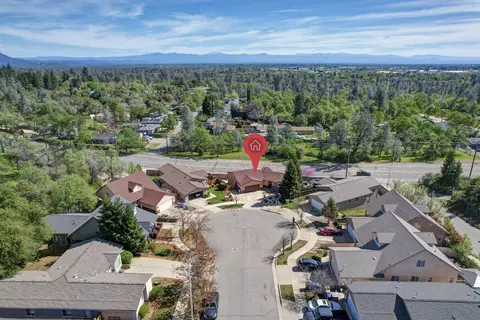 View/Area - 3297 Bridgewater Ct, Redding, CA 96003 photo 2 of 3