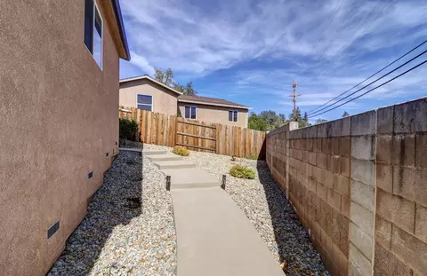 Exterior - 3297 Bridgewater Ct, Redding, CA 96003 photo 8 of 9
