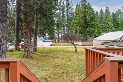 Exterior - 300 E Minnesota Ave, Mccloud, CA 96057 photo 3 of 6