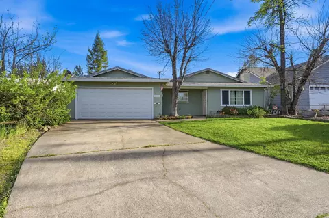 5961 Sierra Dr, Redding, CA 96003