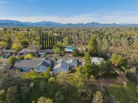 View/Area - 5961 Sierra Dr, Redding, CA 96003 photo 4 of 9