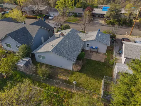 View/Area - 5961 Sierra Dr, Redding, CA 96003 photo 2 of 9