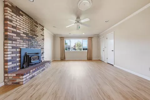 Living - 5961 Sierra Dr, Redding, CA 96003 photo 2 of 5