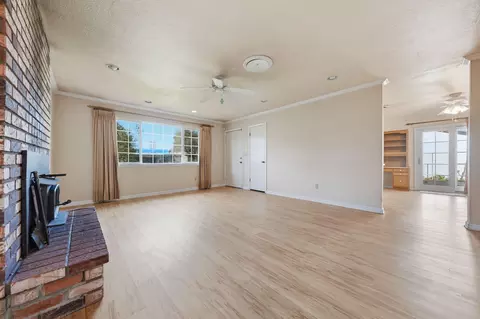 Living - 5961 Sierra Dr, Redding, CA 96003 photo 3 of 5