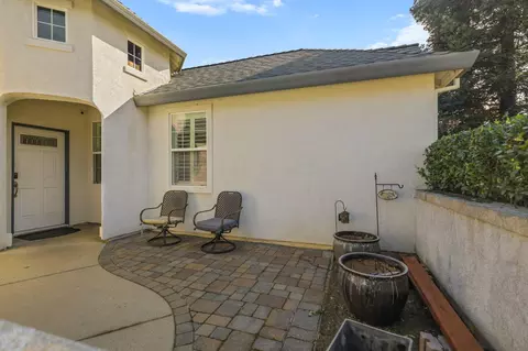 Exterior - 938 Leisha Ln, Redding, CA 96001 photo 5 of 7