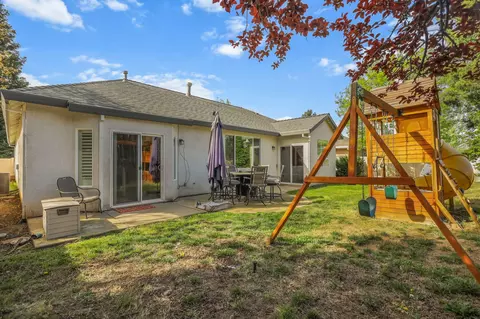 Exterior - 938 Leisha Ln, Redding, CA 96001 photo 2 of 7