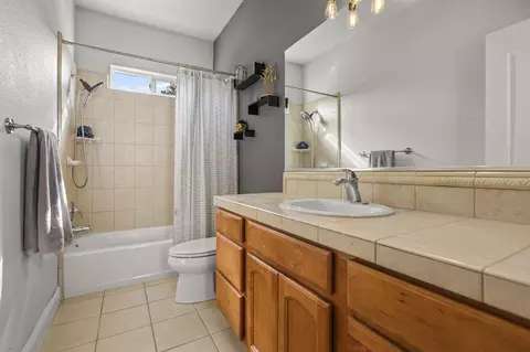 Bath - 938 Leisha Ln, Redding, CA 96001 photo 2 of 3