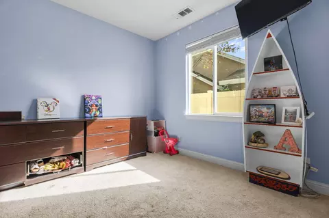 Bedroom - 938 Leisha Ln, Redding, CA 96001 photo 3 of 3