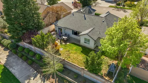 View/Area - 938 Leisha Ln, Redding, CA 96001 photo 2 of 3