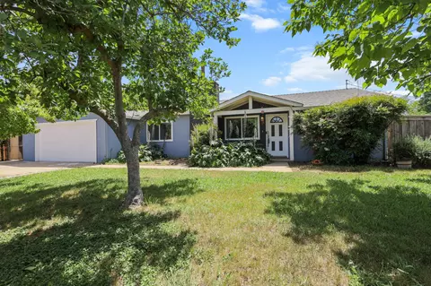 Exterior - 2455 Belladonna St, Redding, CA 96002 photo 5 of 13