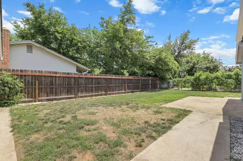 Exterior - 2455 Belladonna St, Redding, CA 96002 photo 10 of 13