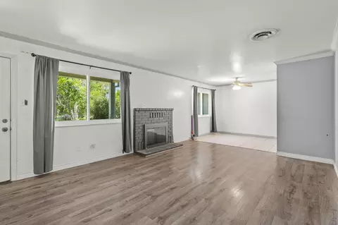 Living - 2455 Belladonna St, Redding, CA 96002 photo 2 of 3