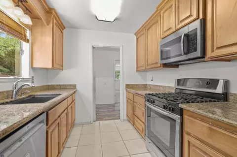 Kitchen - 2455 Belladonna St, Redding, CA 96002 photo 2 of 2