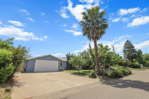 Exterior - 2455 Belladonna St, Redding, CA 96002 photo 6 of 13