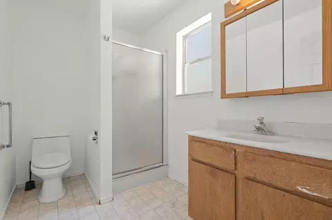 Bath - 2455 Belladonna St, Redding, CA 96002 photo 1 of 2