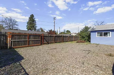 Exterior - 2455 Belladonna St, Redding, CA 96002 photo 2 of 13