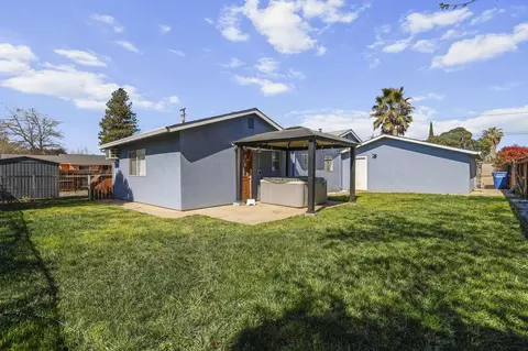 Exterior - 2455 Belladonna St, Redding, CA 96002 photo 3 of 13