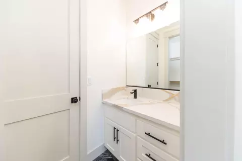Bath - 14765 Molluc Dr, Red Bluff, CA 96080 photo 1 of 5