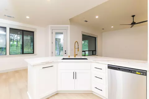 Kitchen - 14765 Molluc Dr, Red Bluff, CA 96080 photo 2 of 3