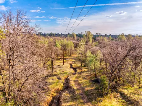 5976 Sierra Dr, Redding, CA 96003 photo 4