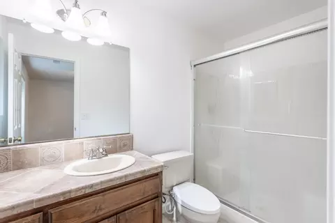 Bath - 5782 Old Barn Way, Redding, CA 96001 photo 1 of 2
