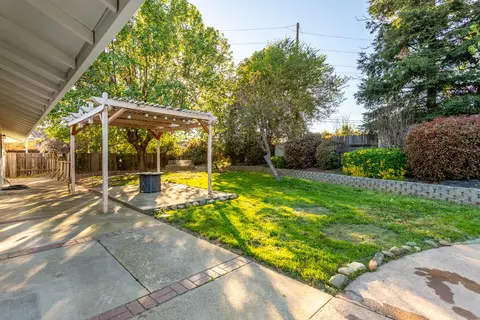 Exterior - 5782 Old Barn Way, Redding, CA 96001 photo 11 of 13