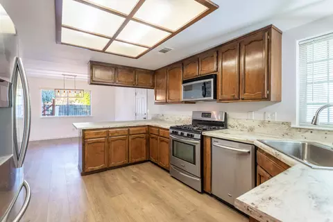 Kitchen - 5782 Old Barn Way, Redding, CA 96001 photo 1 of 3