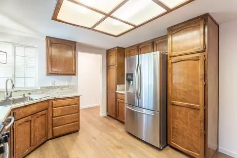 Kitchen - 5782 Old Barn Way, Redding, CA 96001 photo 3 of 3
