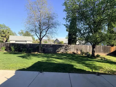 Exterior - 4365 Heather Ridge Ln, Redding, CA 96001 photo 3 of 5