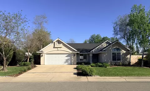 4365 Heather Ridge Ln, Redding, CA 96001